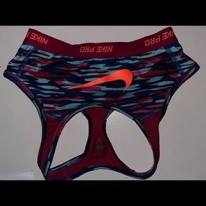 ⭐️4 for $20⭐️ Nike Pro sports bra Child medium